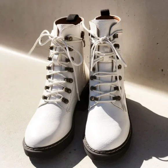 NEW White Faux Vegan Leather Laced Up Lug Sole Platform Ankle Combat Boots Shoes - Picture 2 of 12